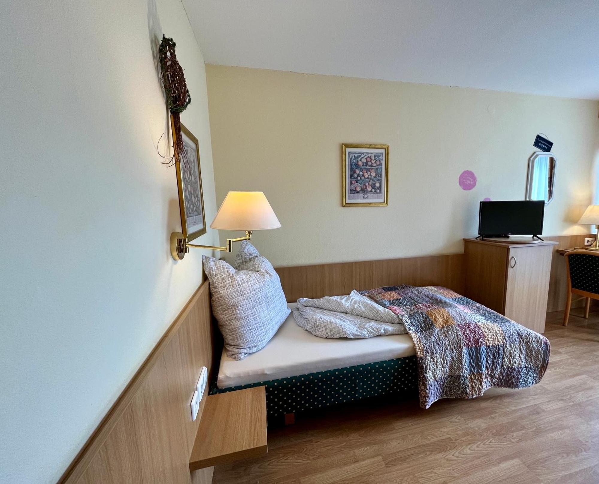 Ferienwohnungen Wellness Goldener Hahn Baiersbronn Zimmer foto