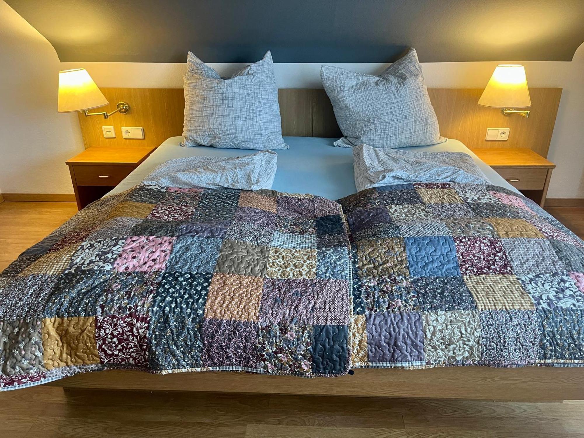 Ferienwohnungen Wellness Goldener Hahn Baiersbronn Zimmer foto