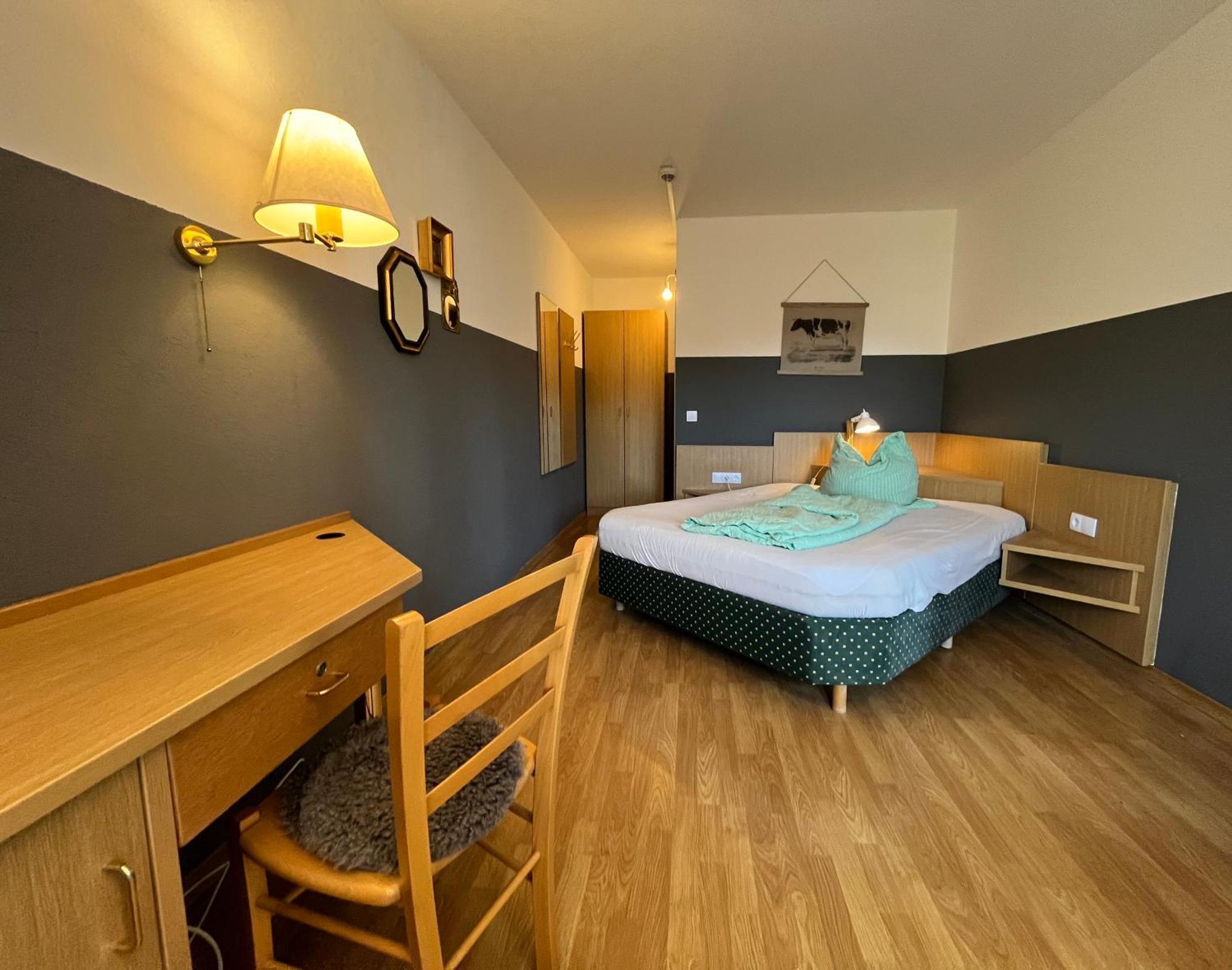 Ferienwohnungen Wellness Goldener Hahn Baiersbronn Zimmer foto